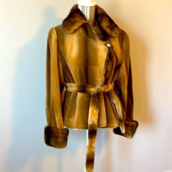 COPY - Mink fur from Saks Fifth Avenue Fur salon - Picture 2 of 9